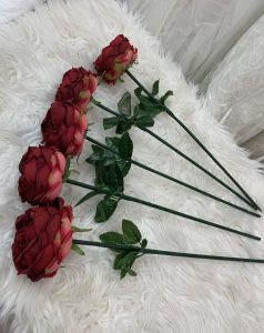 Single rose for bridesmaids - Image 3